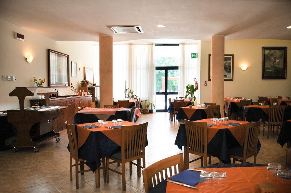 Hotel Villaggio Aurora San Pietro in Bevagna Esterno foto