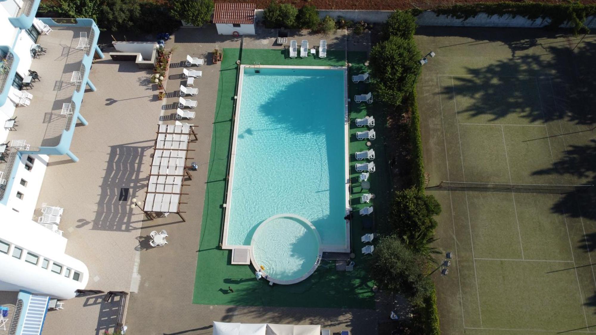 Hotel Villaggio Aurora San Pietro in Bevagna Esterno foto